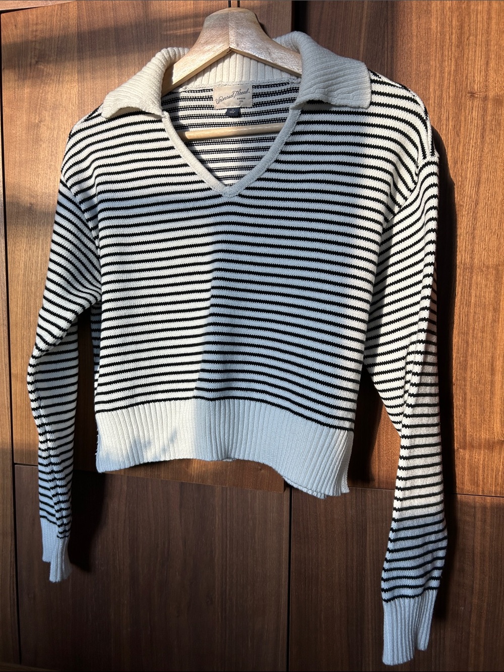 EUC Black and White Pinstriped Collared V-Neck Cropped Sweater - Picture 1 of 6
